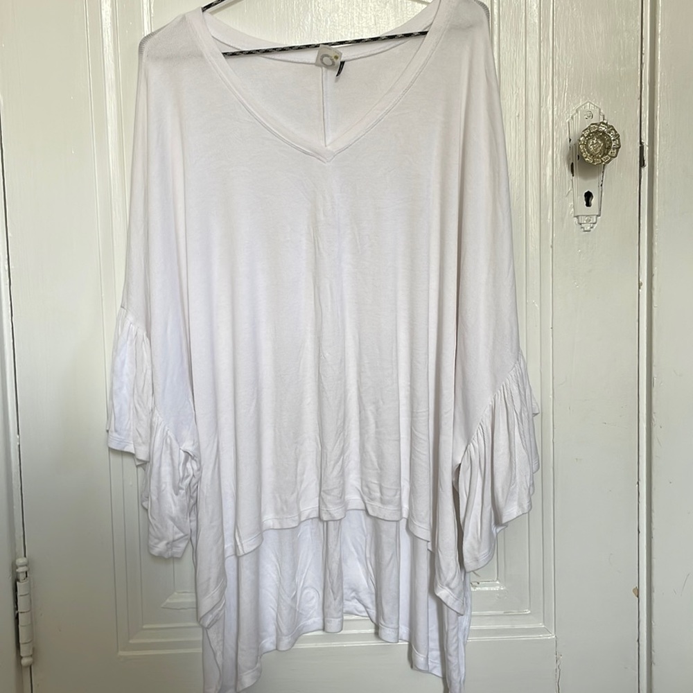 Akemi + Kin top